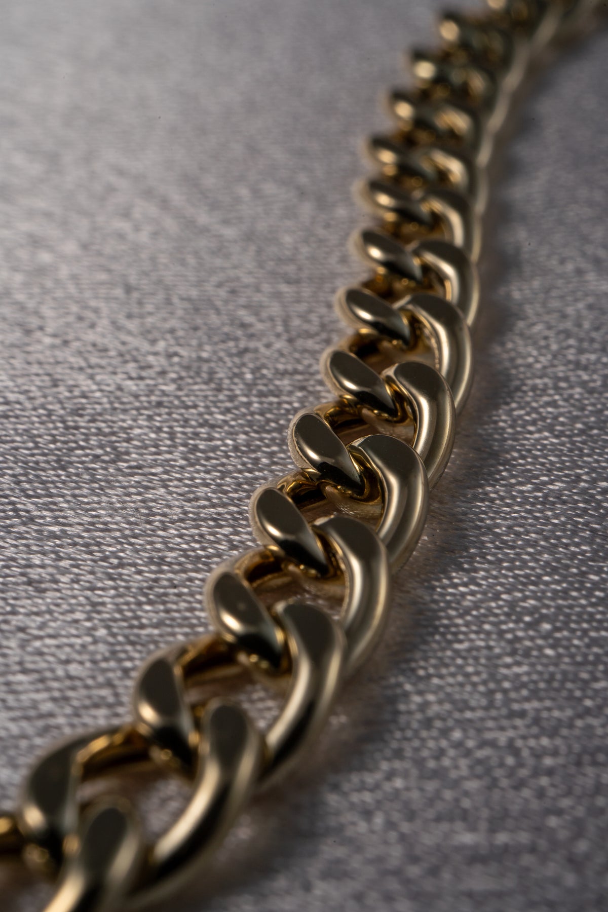 14k Yellow Gold Natural Diamond Pave Disc Pendant Link Necklace