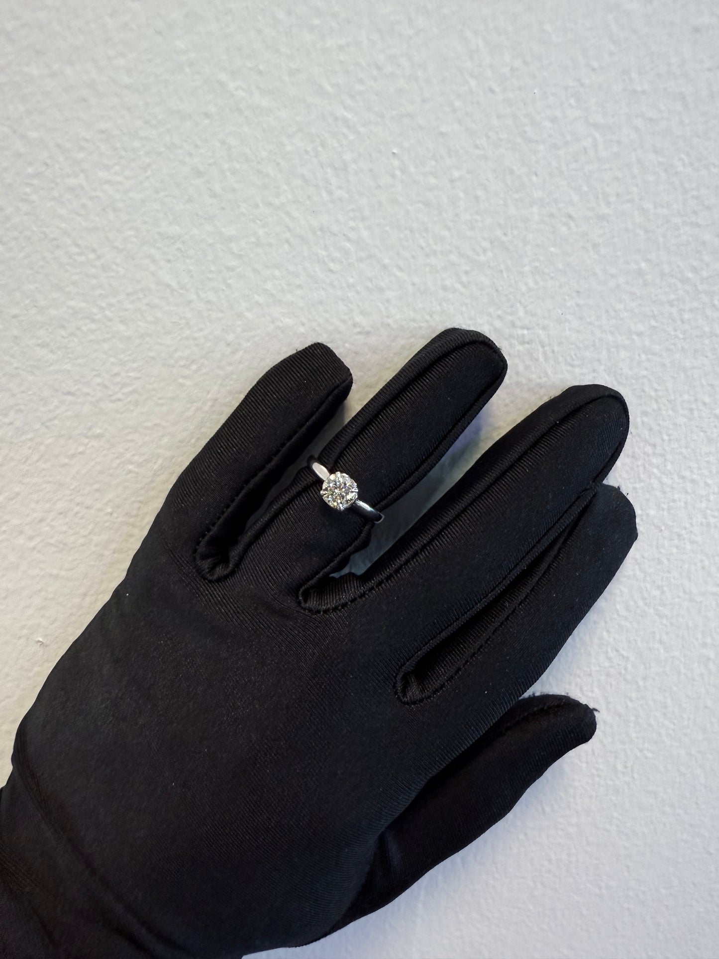 18K White Gold Natural Round Brilliant Cut Diamond Solitaire Engagement Ring