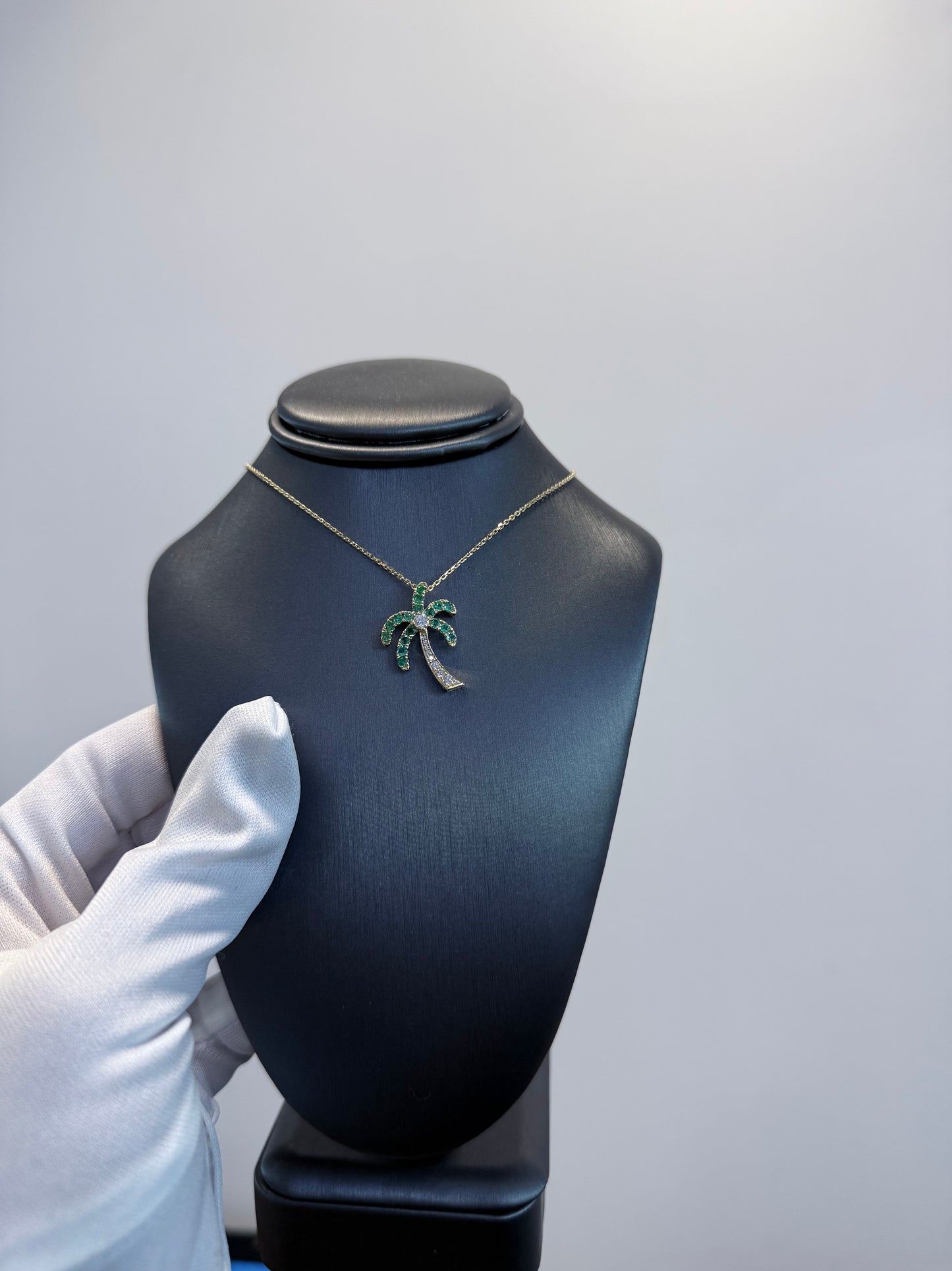 14K Yellow Gold Natural Emeralds & Diamonds Palm Tree Fashion Pendant Necklace