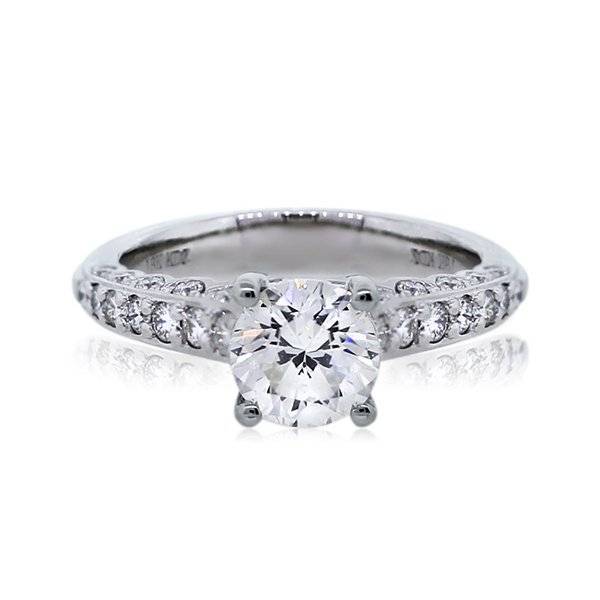 Round brilliant solitaire with diamond band