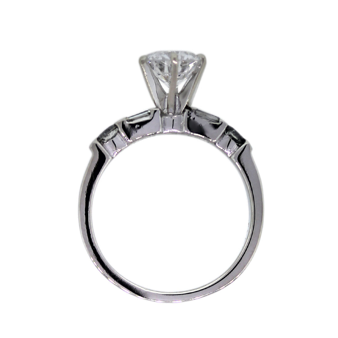 Round Diamond Engagement Ring