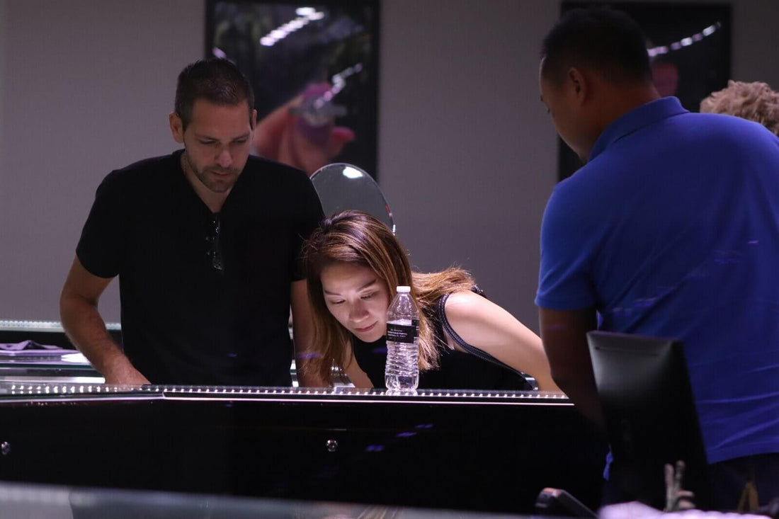 couple jewelry and diamond shopping