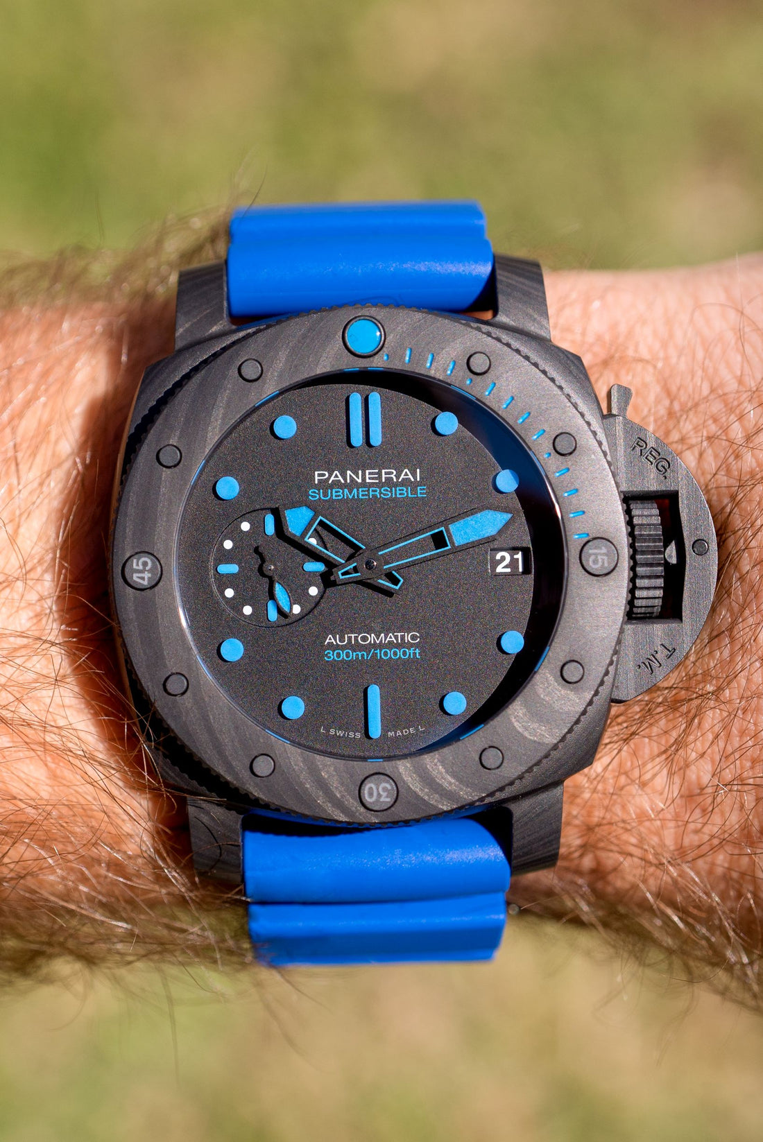 THE REVIEW OF ELEGANT PANERAI SUBMERSIBLE AUTOMATIC