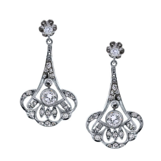 Is There a Difference Between Antique Jewelry and Vintage Jewelry?