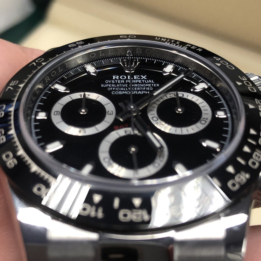rolex daytona cosmograph black dial angle view