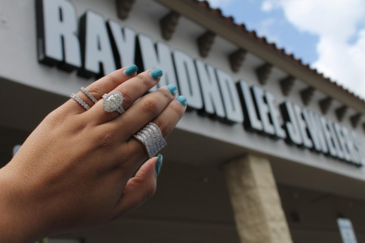 What jewelry to wear - a diamond guide for women