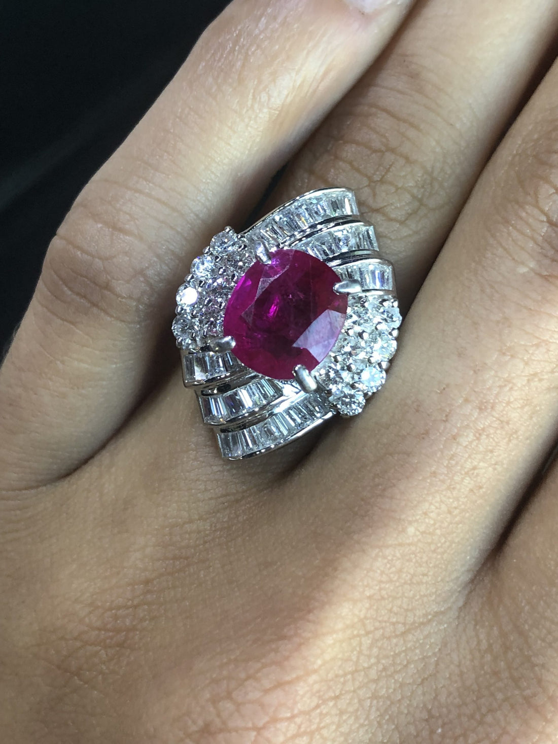 Orlando Bloom gives Katy Perry ring like this