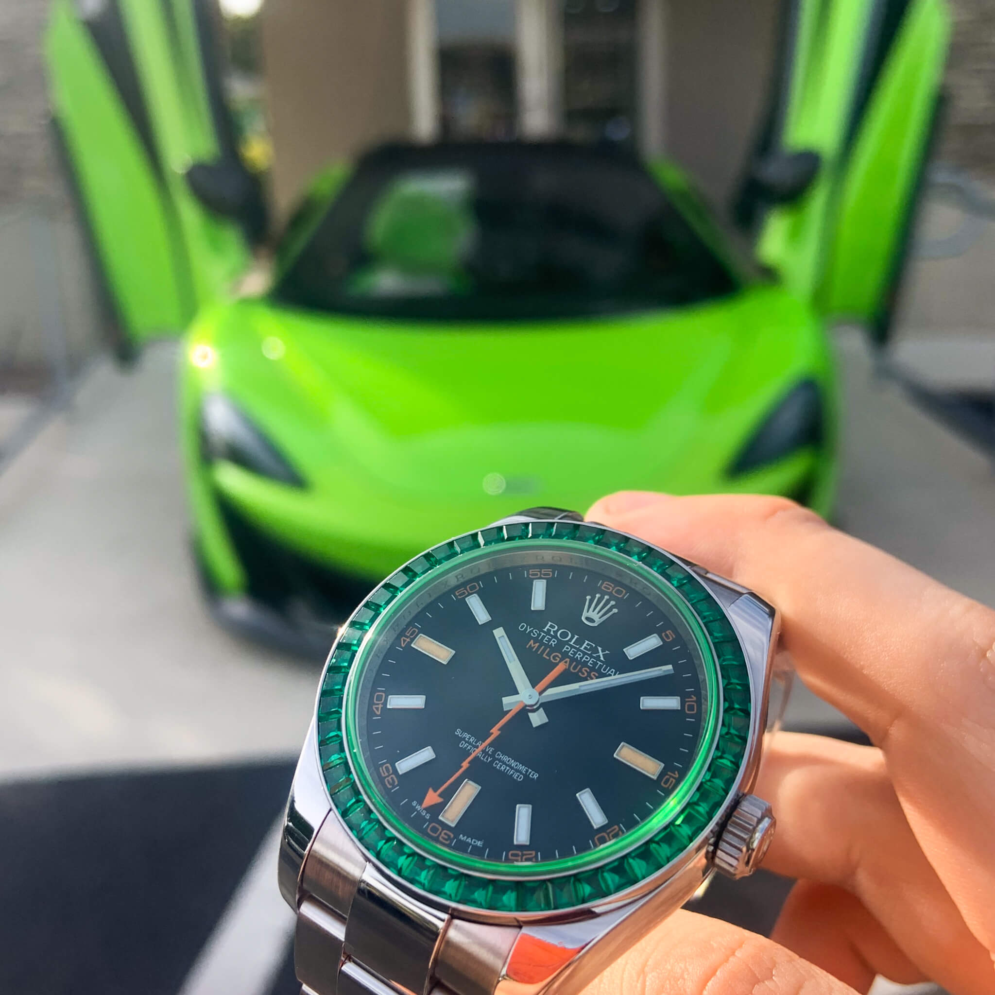 アルマスリング　グリーングラデーション Rolex Milgauss GV with Custom Emerald Bezel x McLaren 600LT