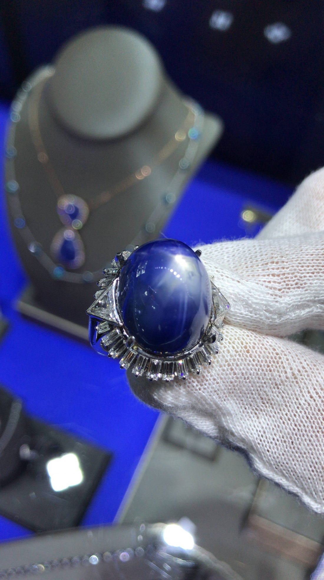 39 carat Star Sapphire platinum diamond ring