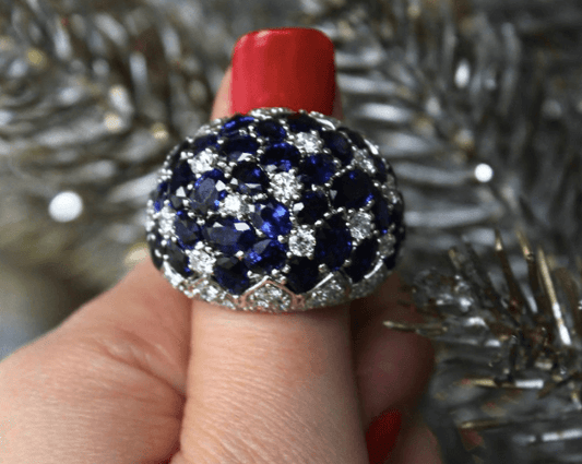 Which sapphire ring to buy? Sapphire engagement ring and sapphire wedding rings