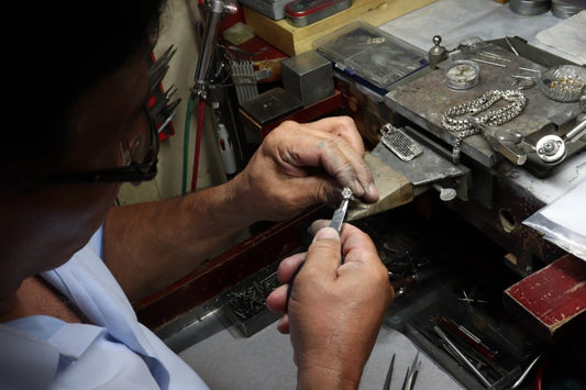 Why Do Smart Buyers Choose Professional Jewelry Repair and Watch Services for Luxury Pieces?