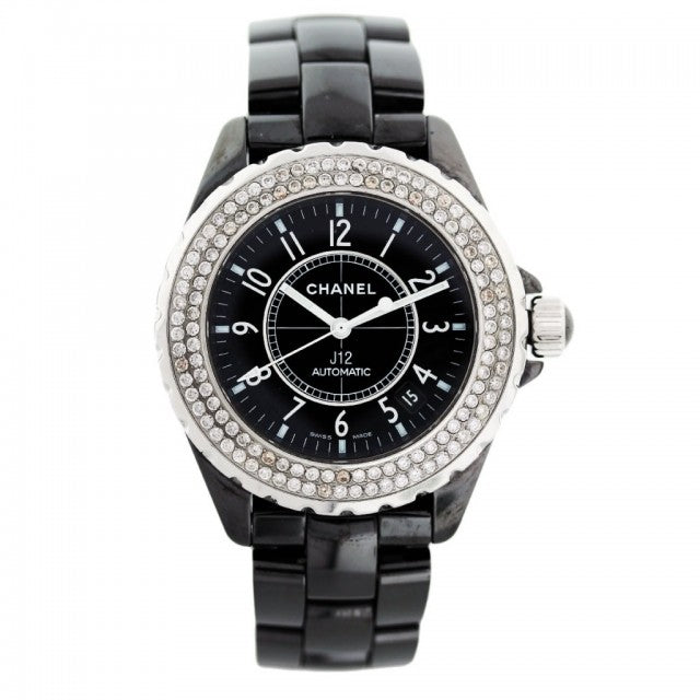 Mastering Winter Layers of Jewelry