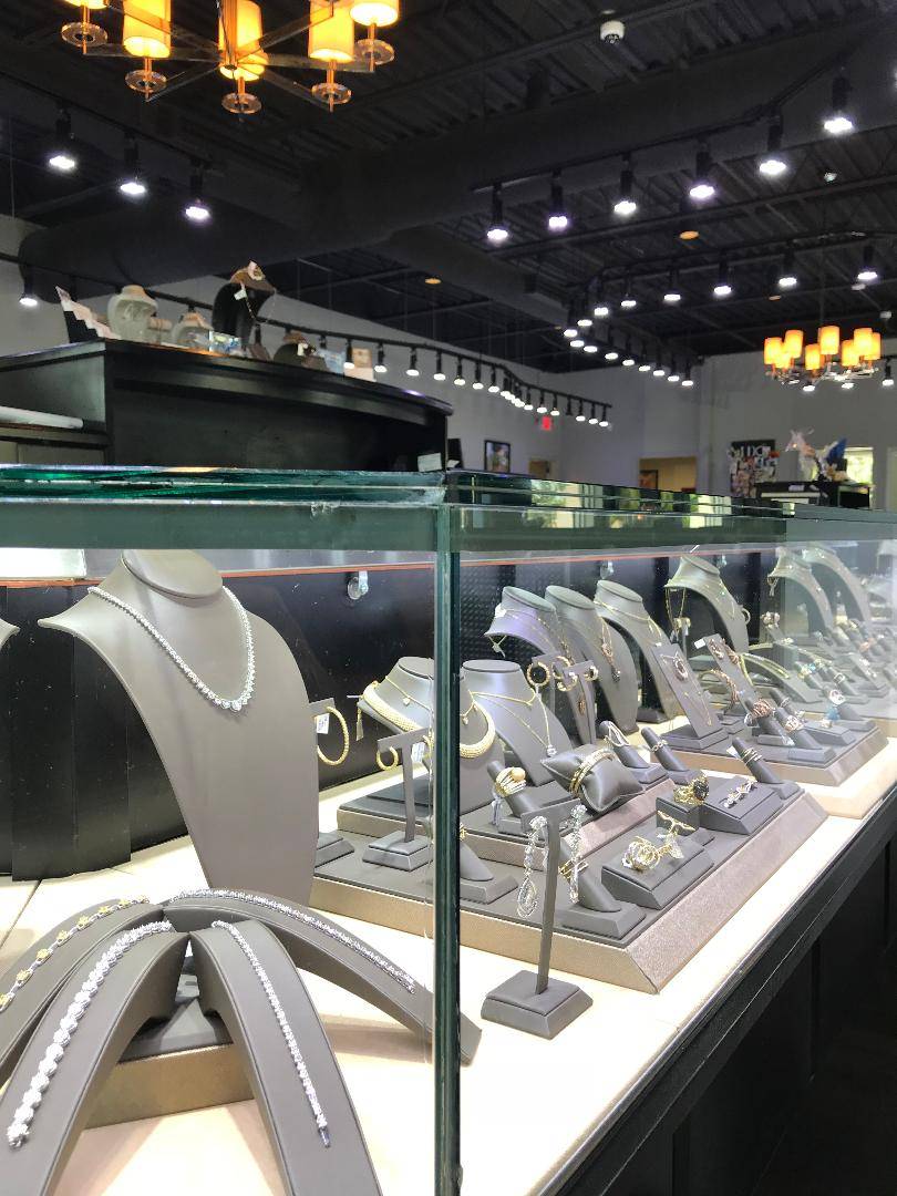 4 Benefits of Selling Your Old Rings and Necklaces