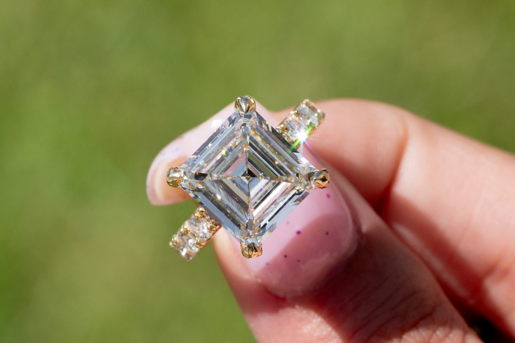 How to Safely Buy Diamond Jewelry Online From Trusted Sellers