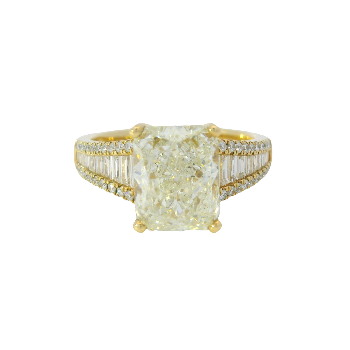 GIA 18k Yellow Gold Natural 3.01 Carat Radiant Cut Diamond Engagement Ring
