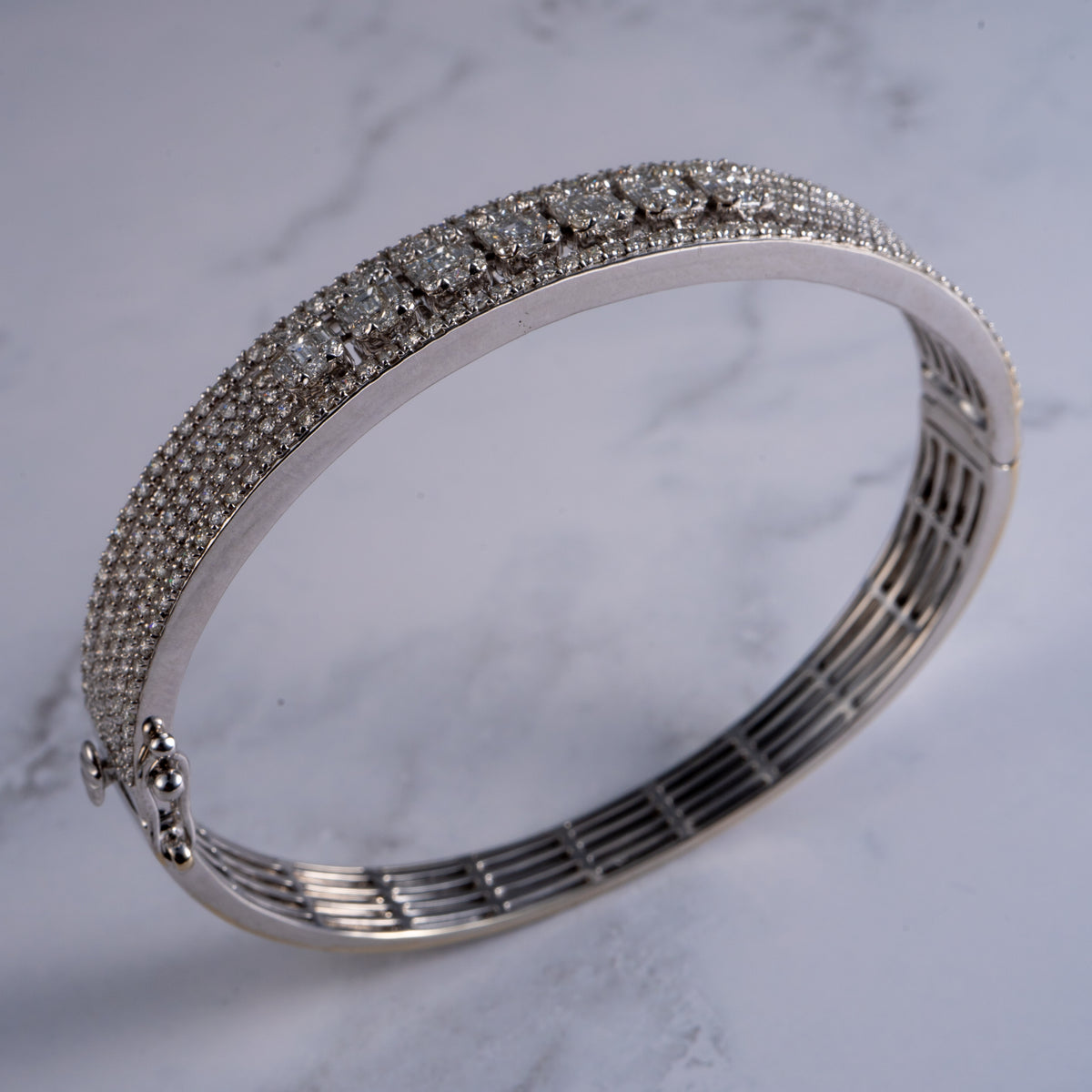 14K White Gold Natural 3.29 Carat Round & Baguette Cut Diamond Bangle Bracelet