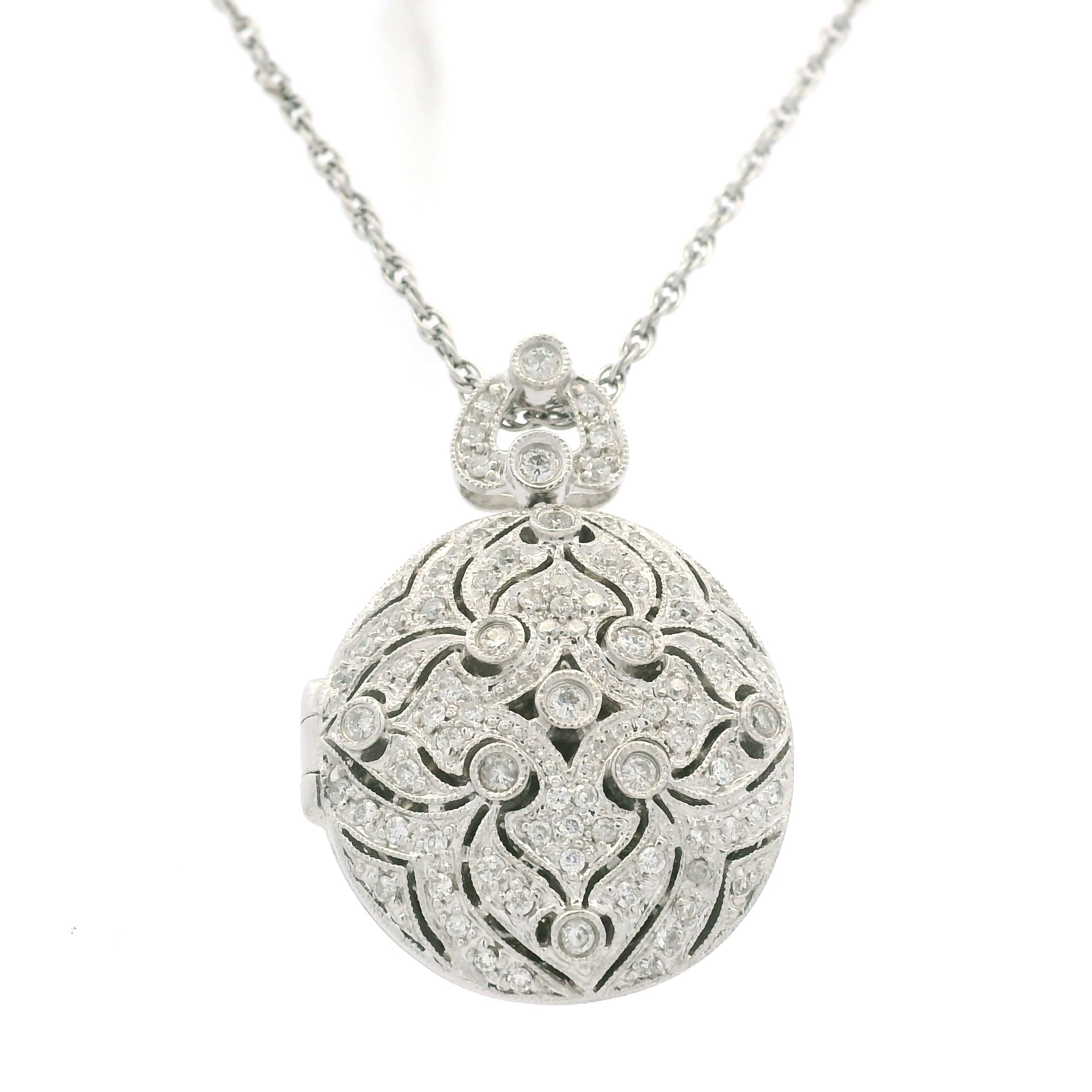 14K White Gold Natural Round Diamond Oval Shape Locket Necklace