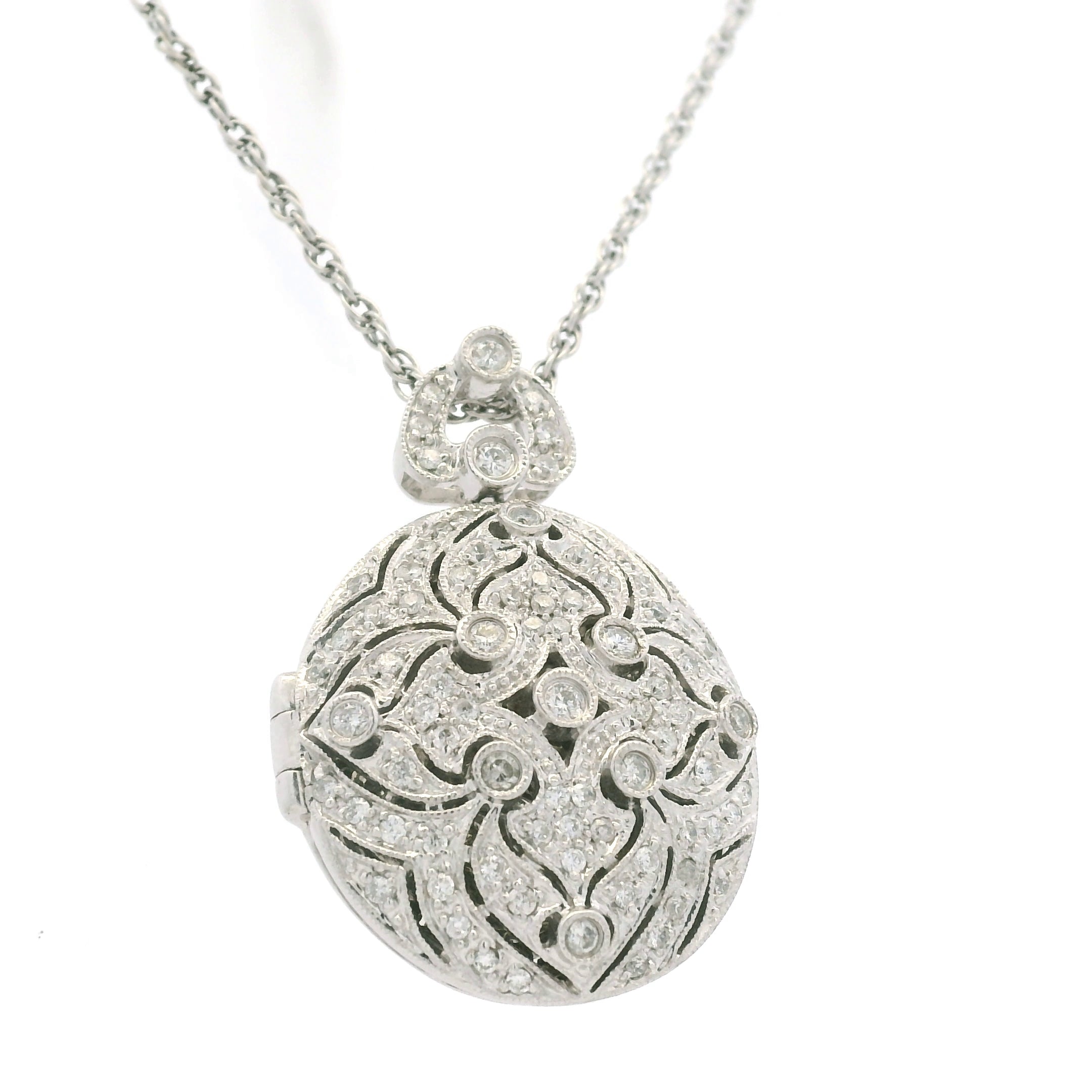 14K White Gold Natural Round Diamond Oval Shape Locket Necklace