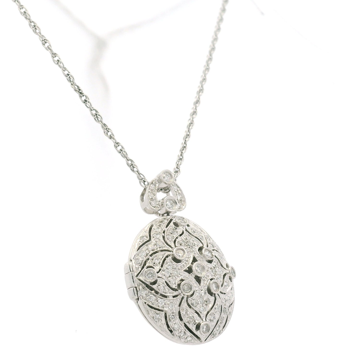 14K White Gold Natural Round Diamond Oval Shape Locket Necklace