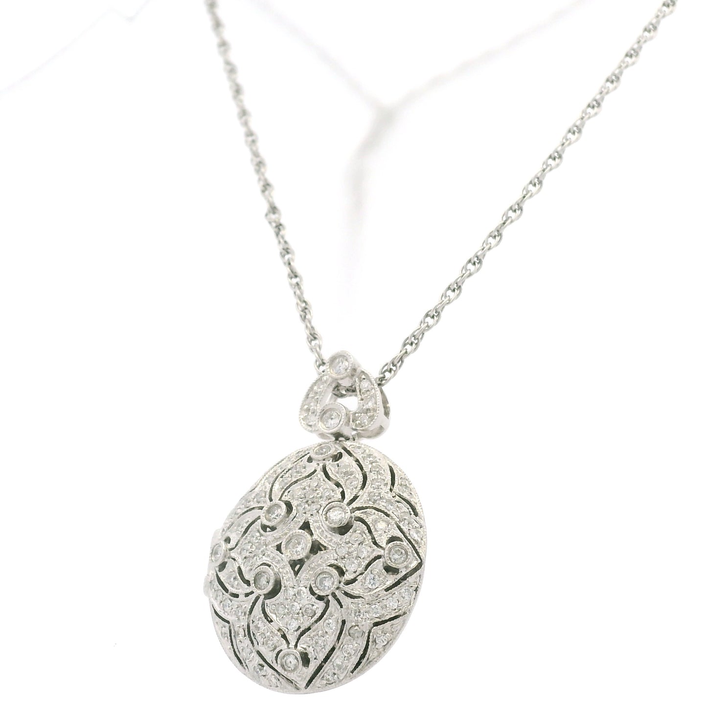 14K White Gold Natural Round Diamond Oval Shape Locket Necklace