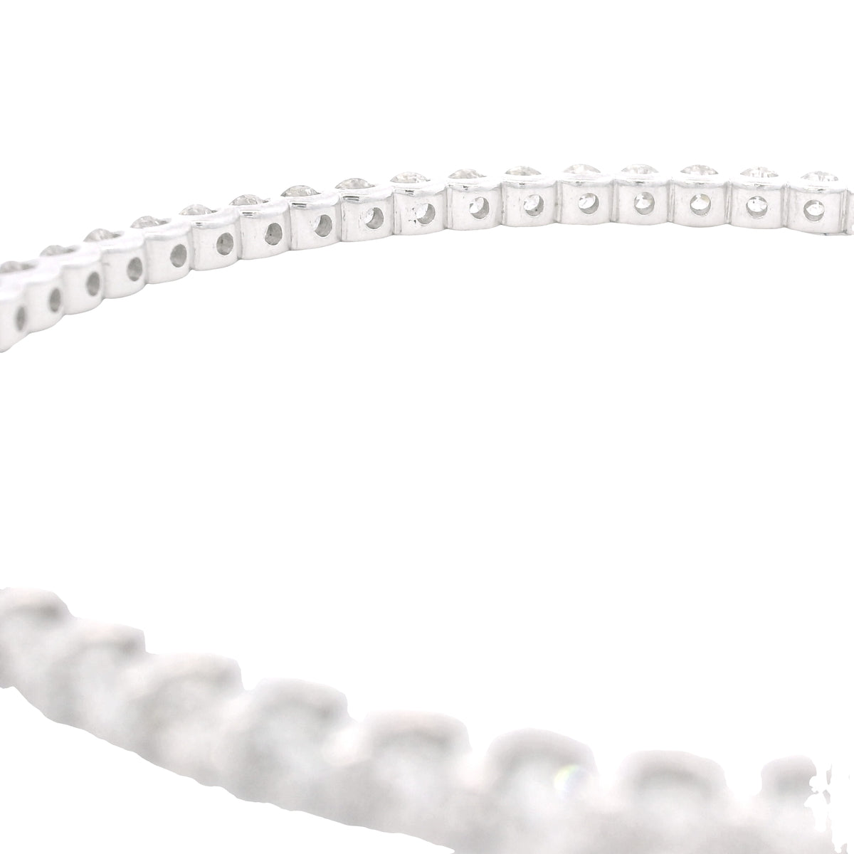 14K White Gold Natural 8.25 Carat Round Brilliant Diamond Bangle Bracelet