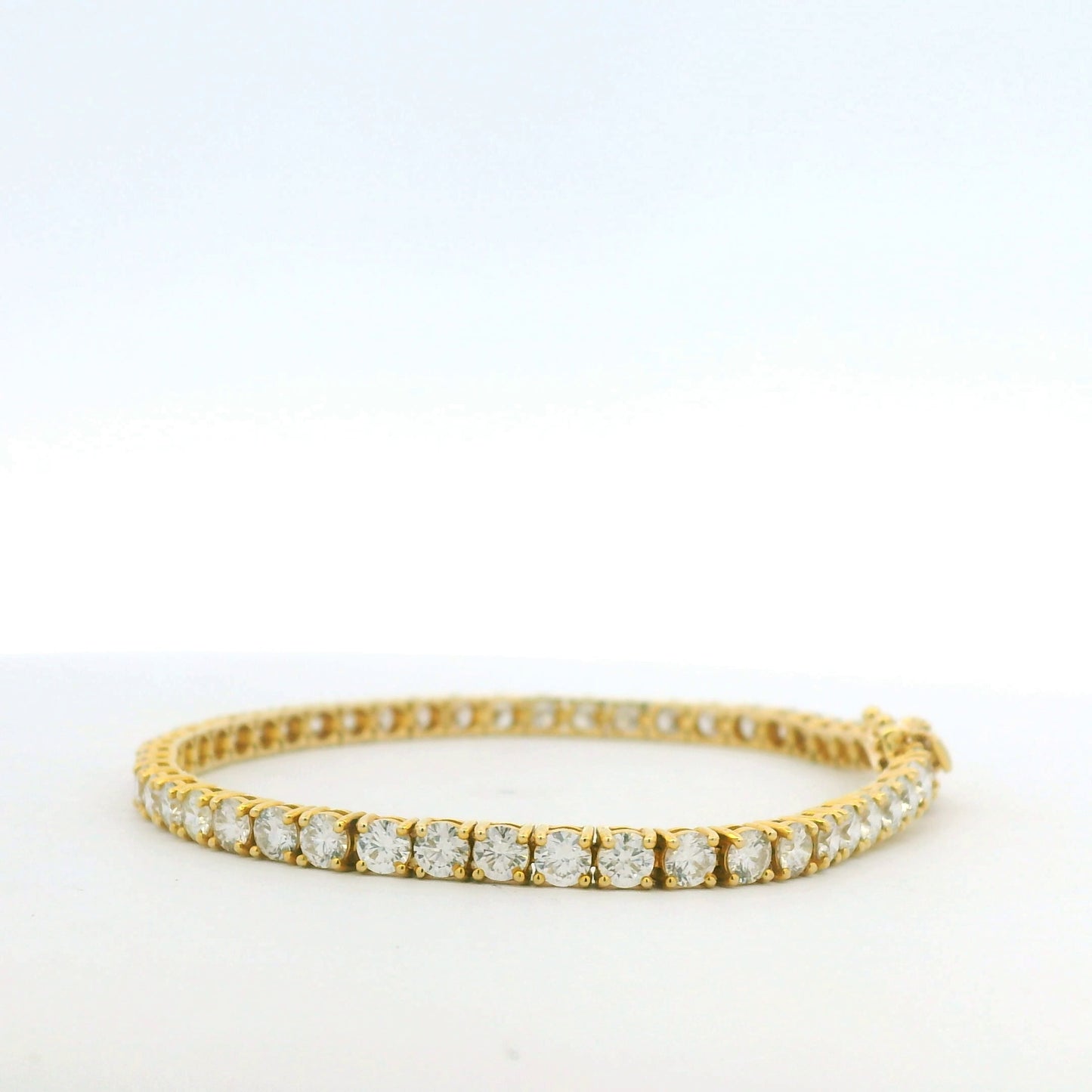 14k Yellow Gold Natural 6.36 Carat Round Brilliant Cut Diamond Tennis Bracelet