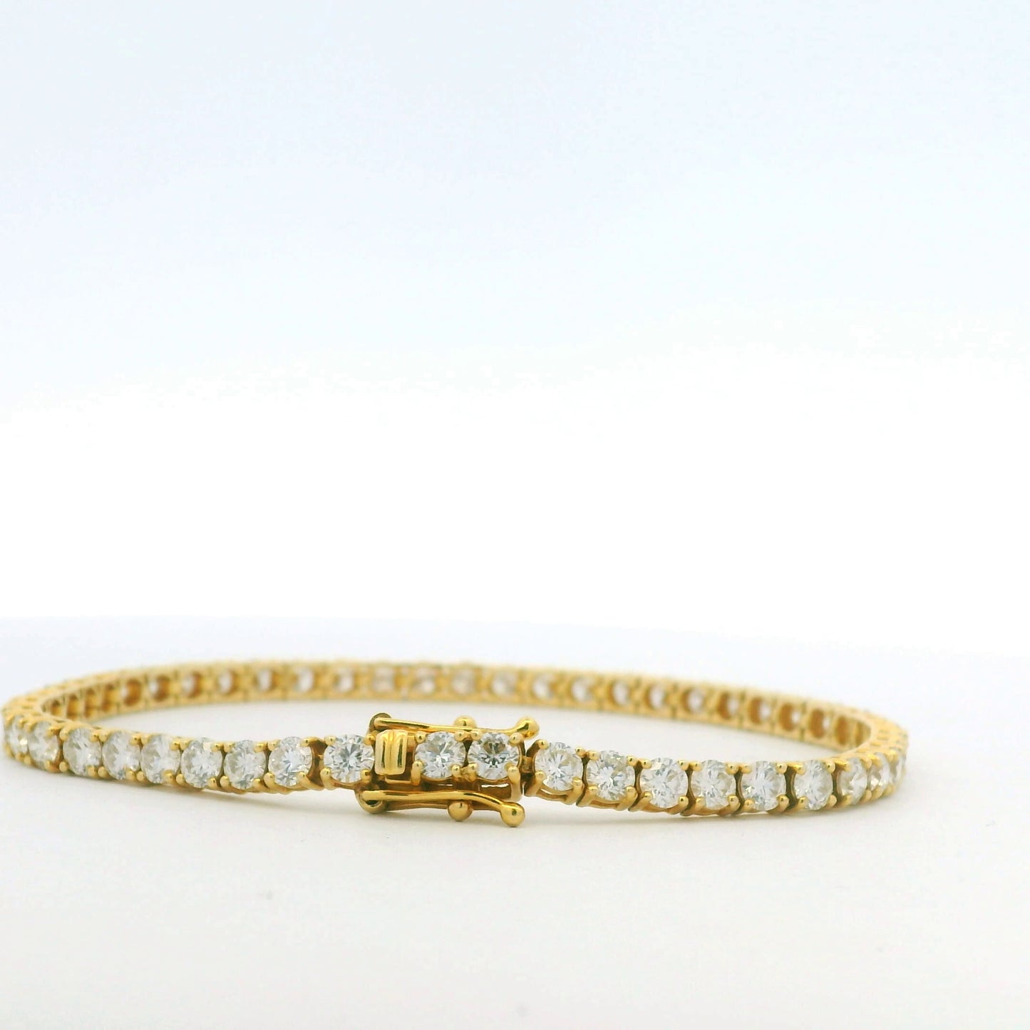 14k Yellow Gold Natural 6.36 Carat Round Brilliant Cut Diamond Tennis Bracelet