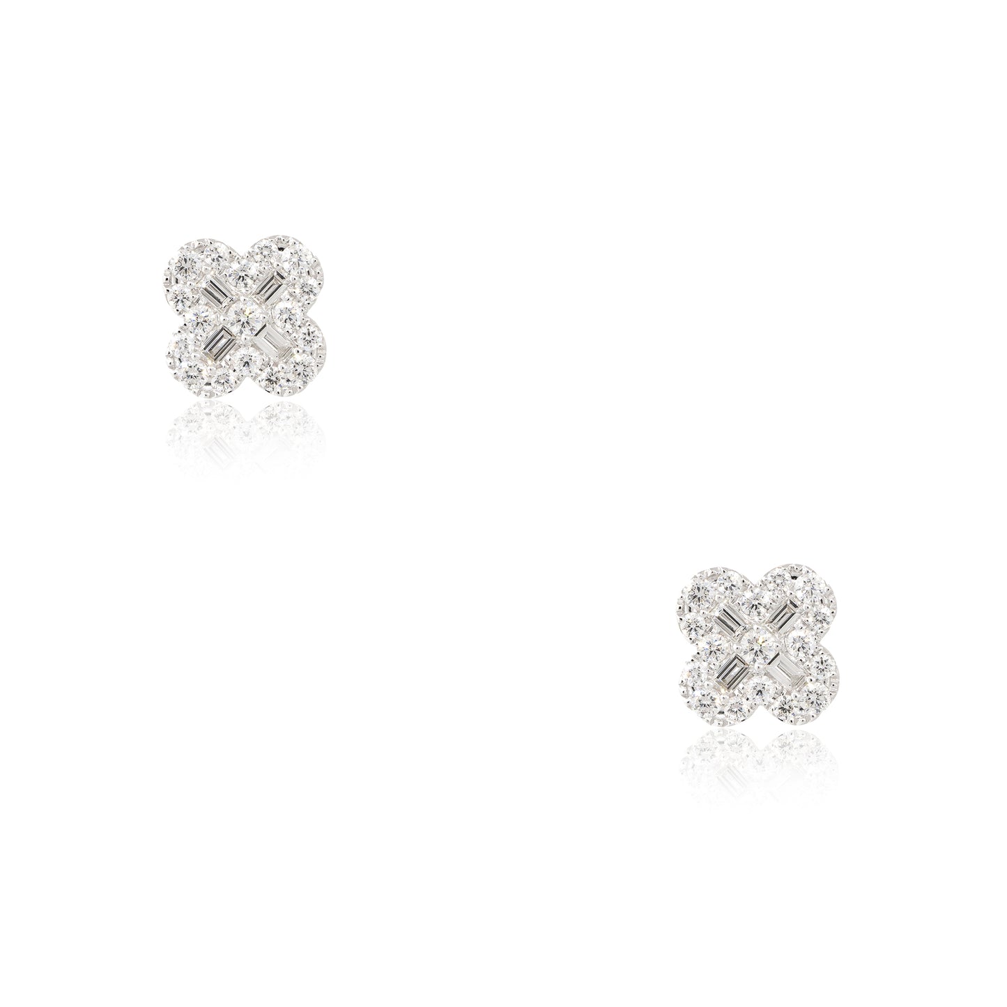 18k White Gold 1.86ctw Diamond Clover Stud Earrings