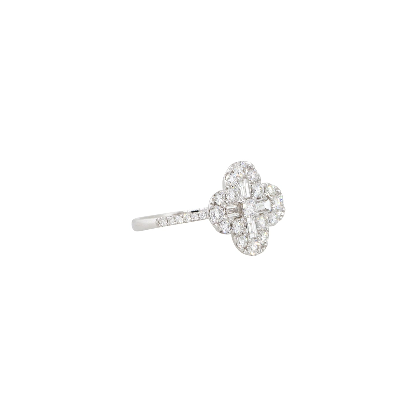 18k White Gold 1.22ctw Diamond Clover Style Ring  