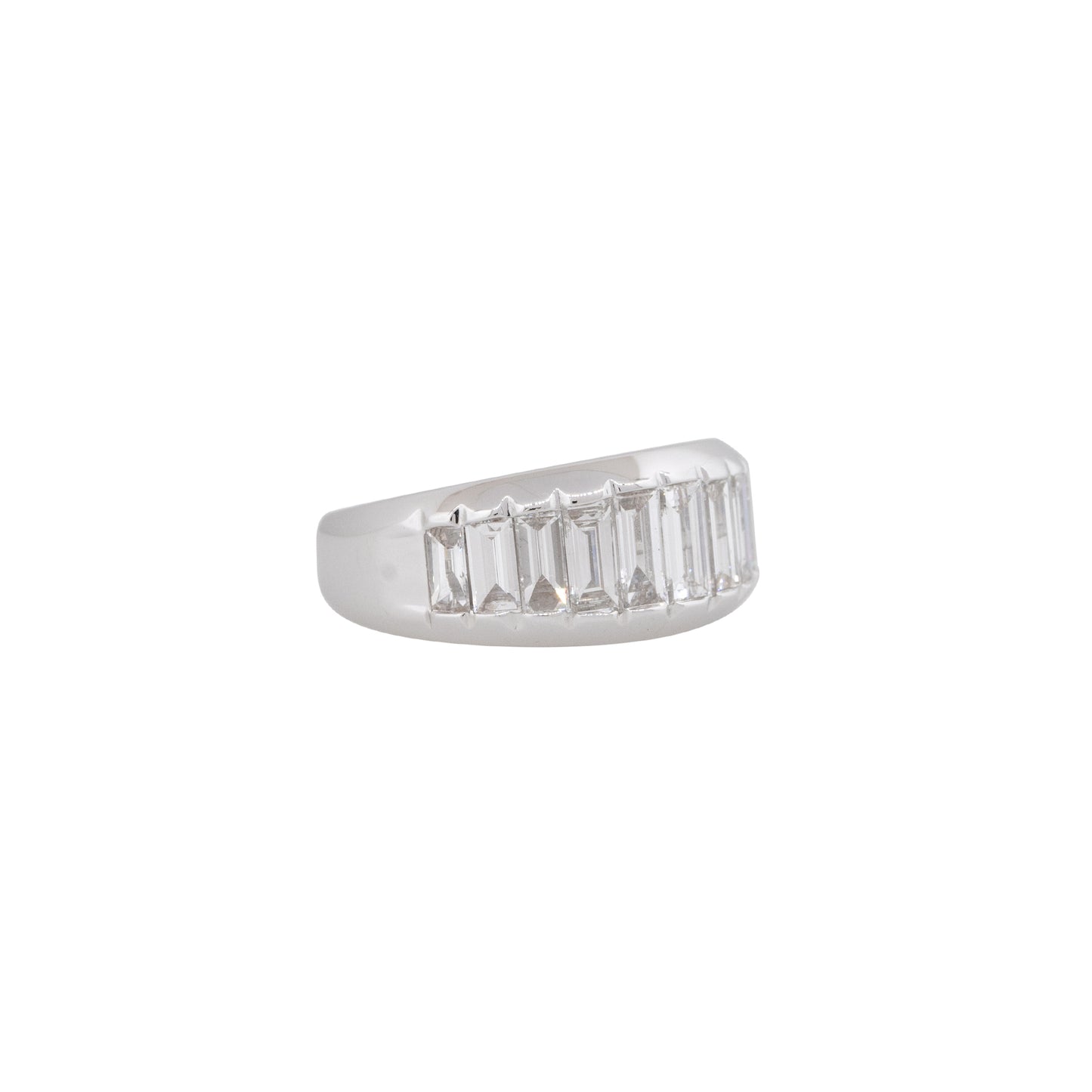 18k White Gold 1.75ctw Baguette Cut Diamond Tapered Band
