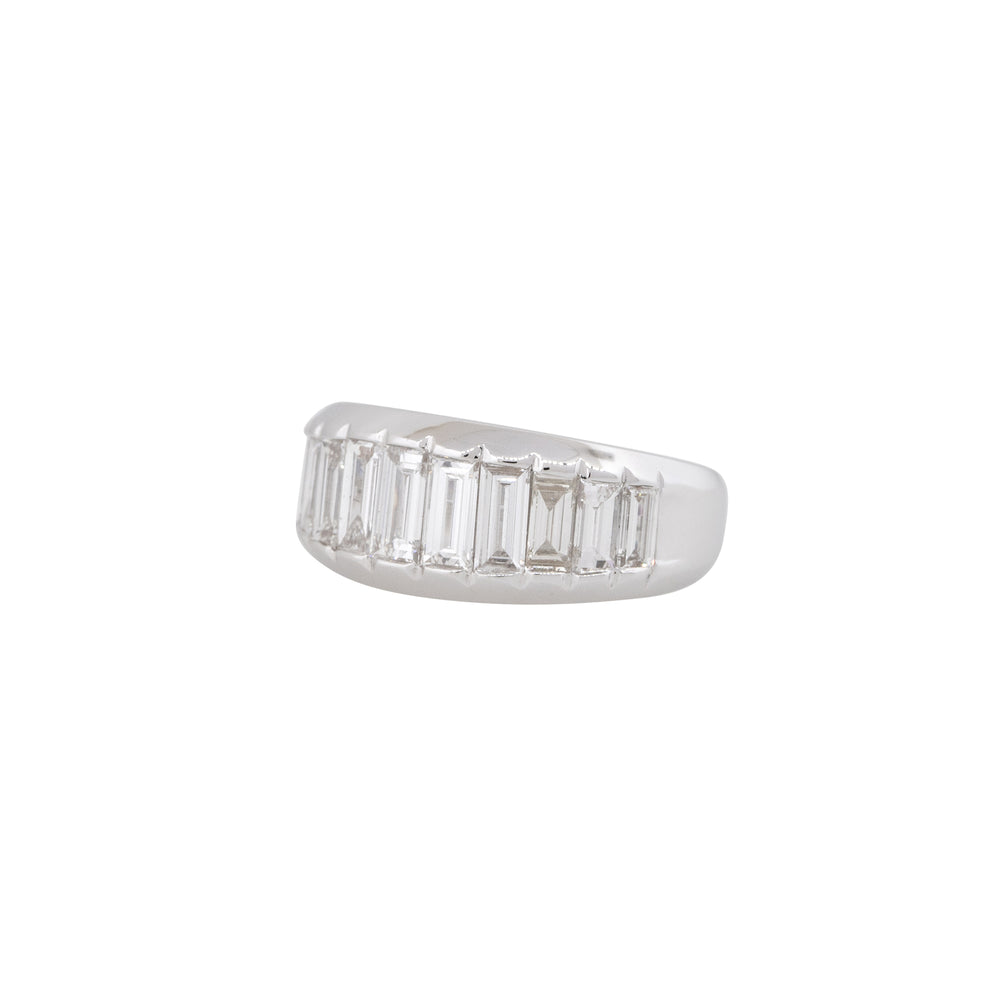 18k White Gold 1.75ctw Baguette Cut Diamond Tapered Band