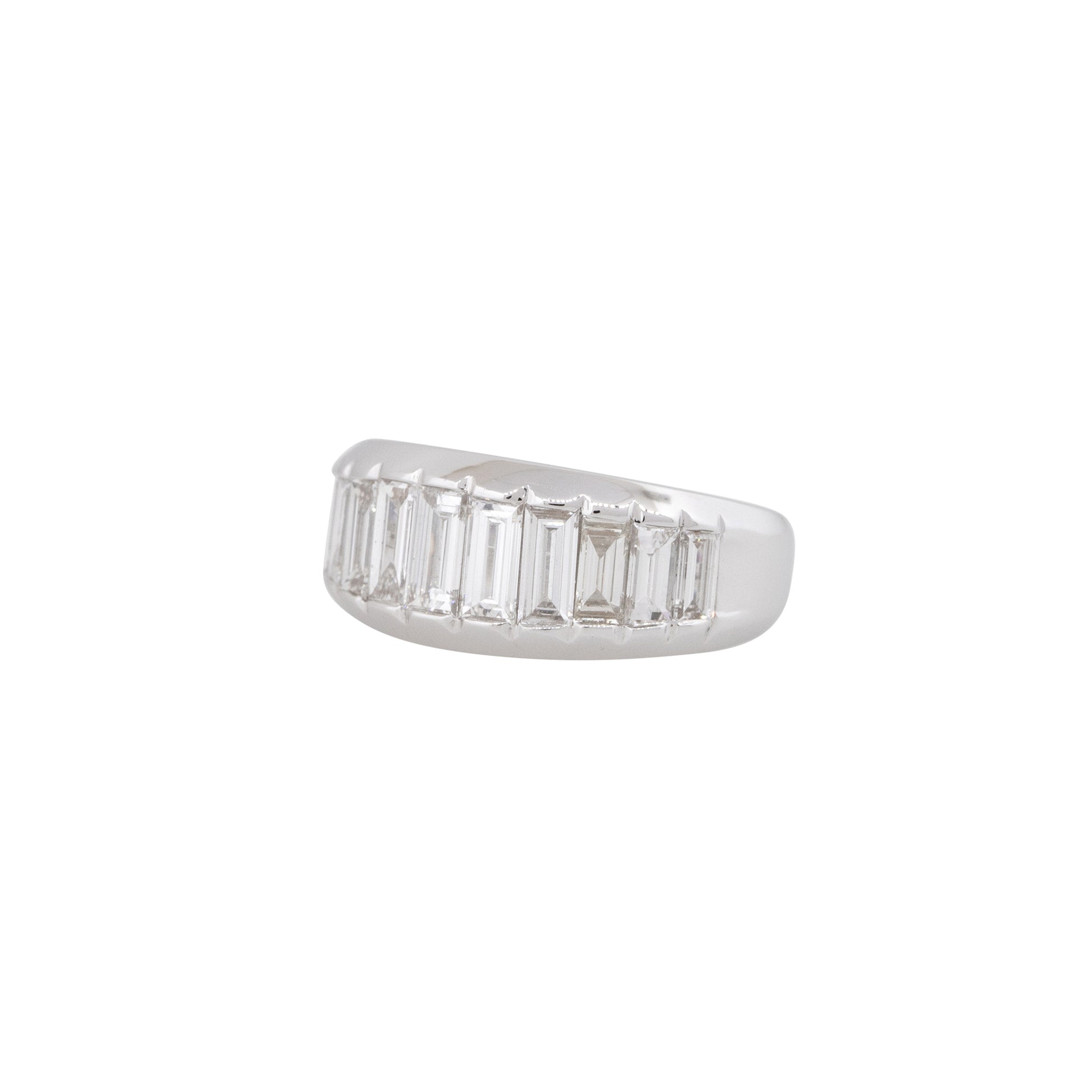 18k White Gold 1.75ctw Baguette Cut Diamond Tapered Band