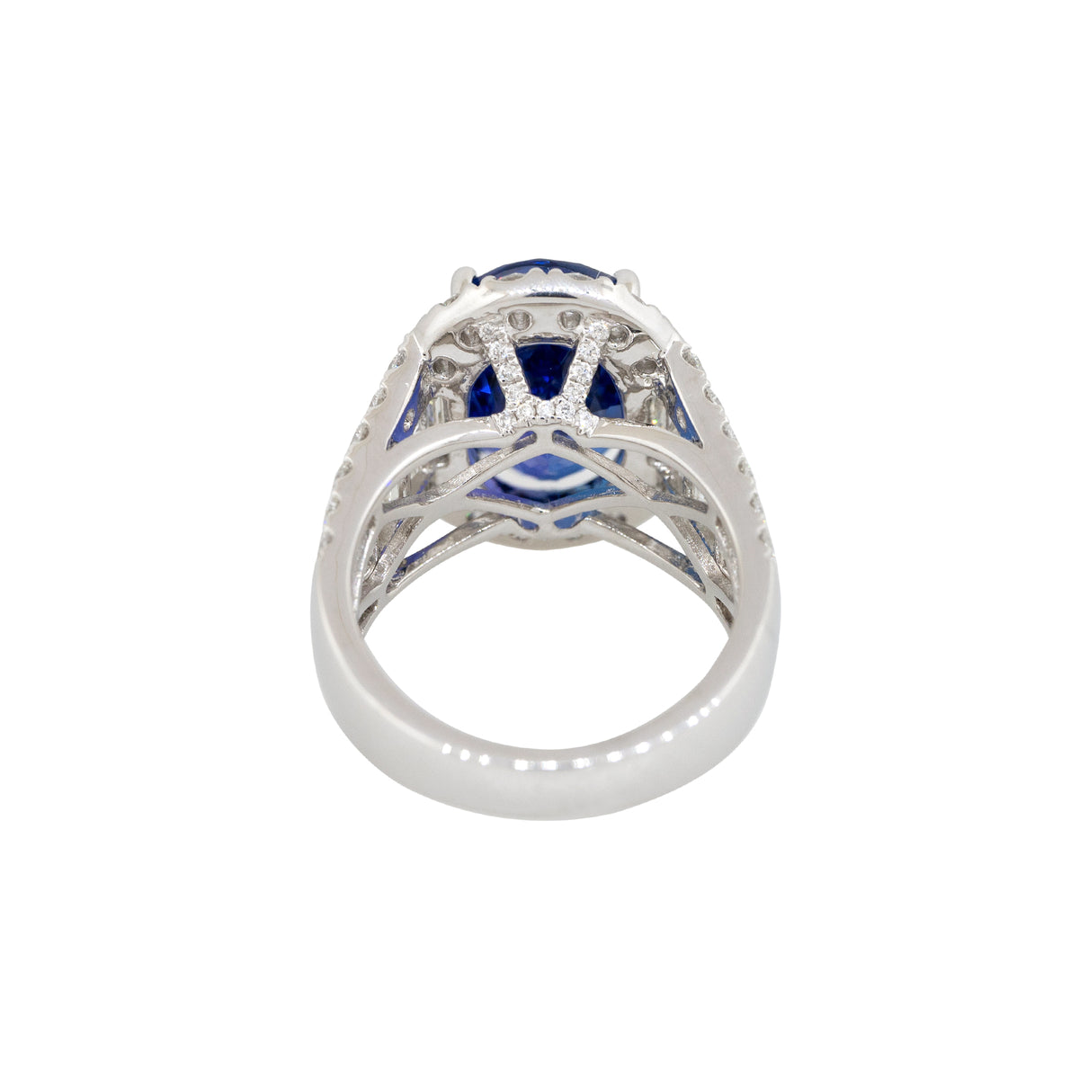 18k White Gold 7.75ct Oval Cut Tanzanite & 3.2ct Diamond Halo Ring