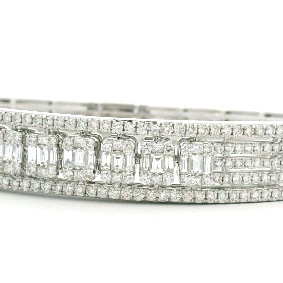 14K White Gold Natural 3.29 Carat Round & Baguette Cut Diamond Bangle Bracelet