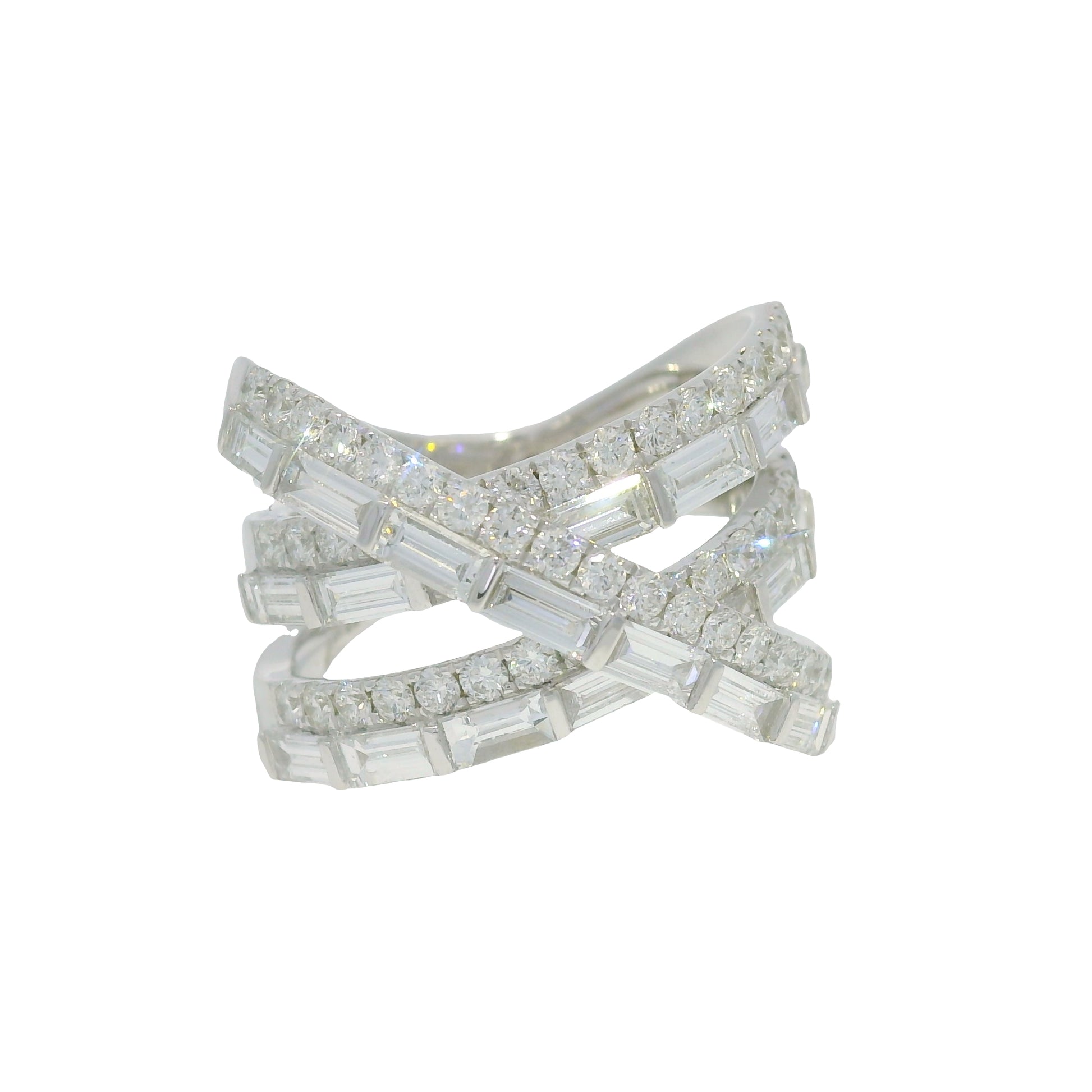 14k White gold Round Brilliant Baguette Diamond Cut Crossover Band