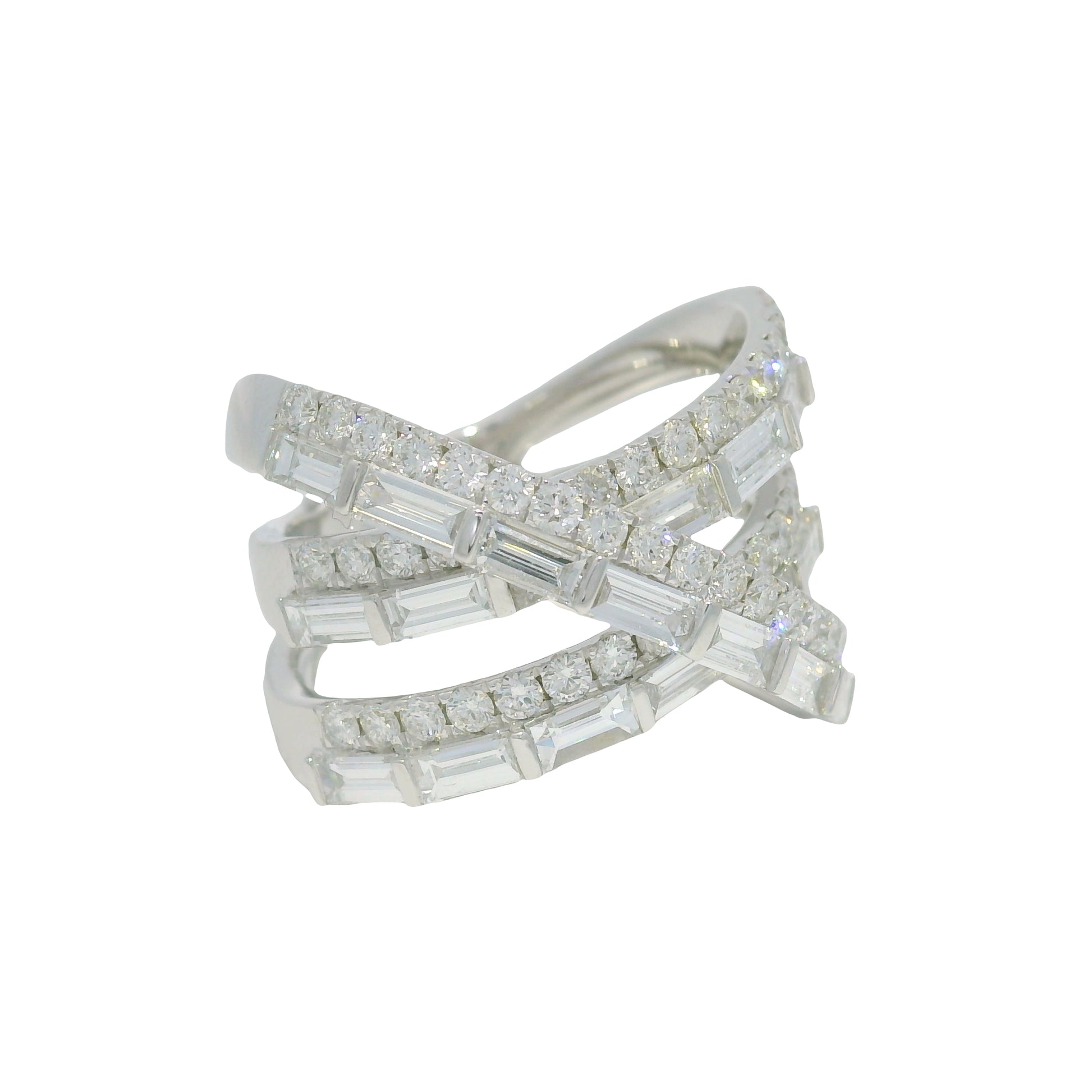 14k White gold Round Brilliant Baguette Diamond Cut Crossover Band