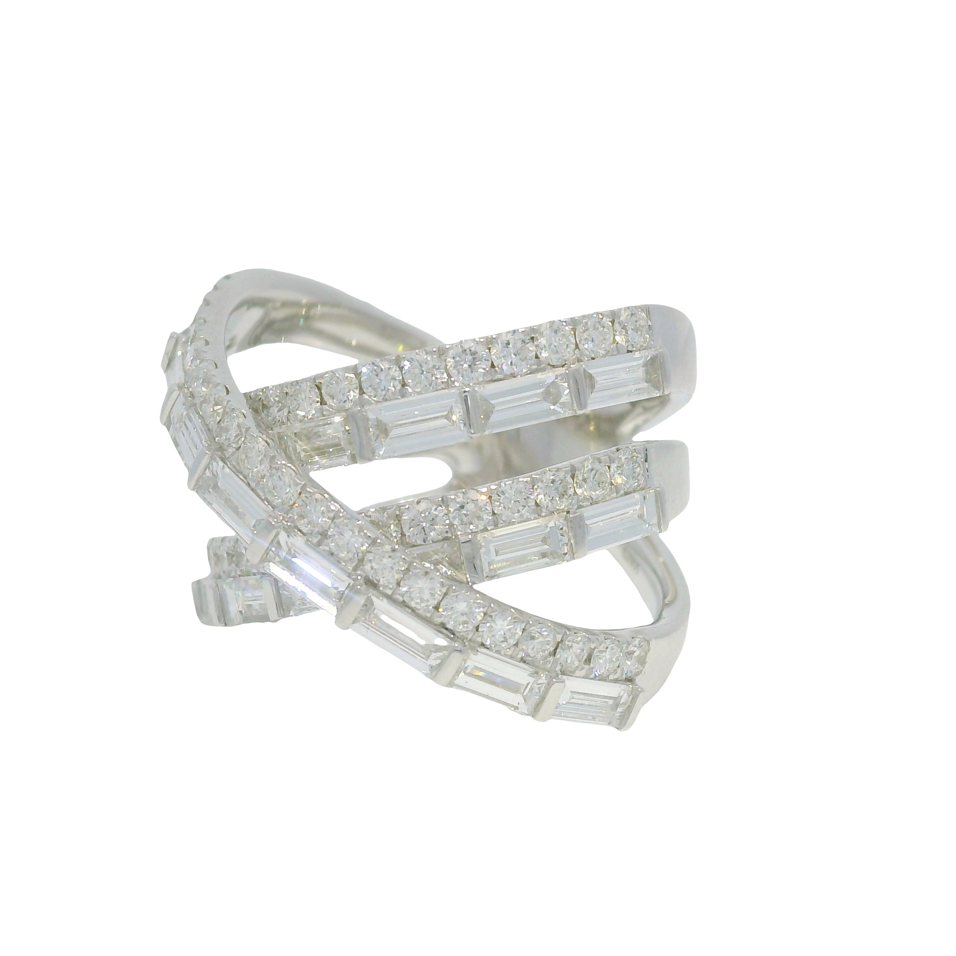 14k White gold Round Brilliant Baguette Diamond Cut Crossover Band