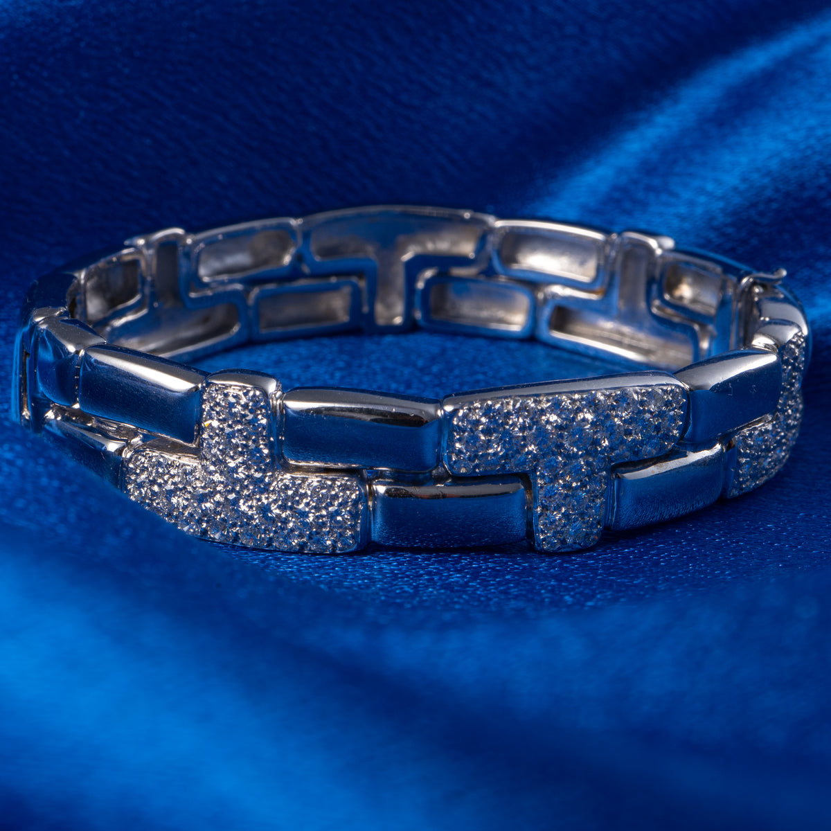 18K White Gold Natural Round Brilliant Diamond Pave Station Link Bracelet