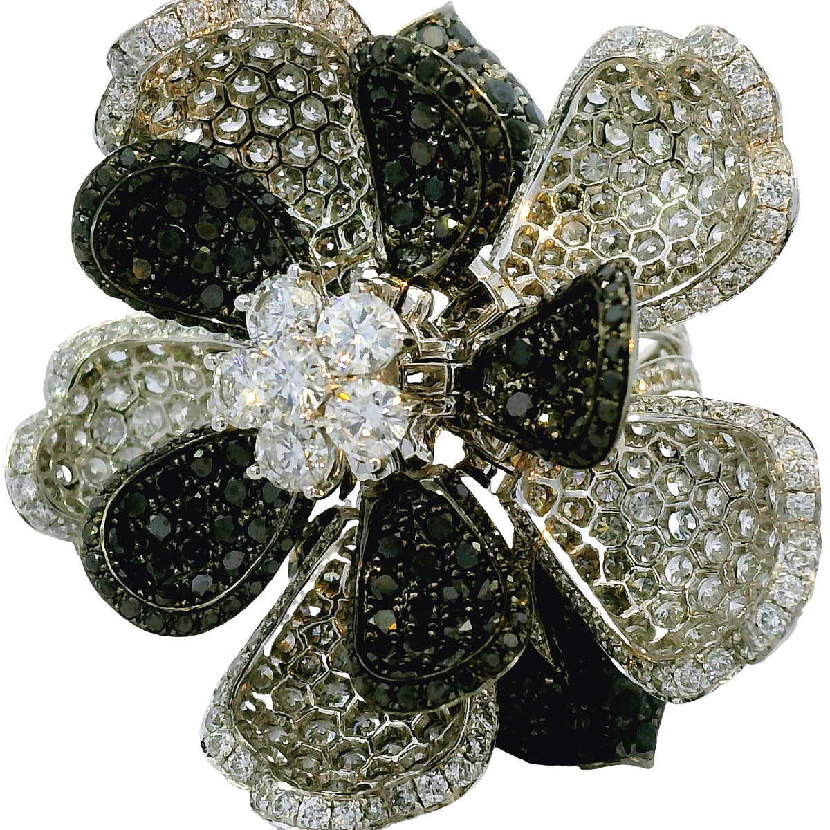 18K White Gold Natural 12.0 Carat Diamond & Black Rhodium Blooming Flower Ring — product photo 10