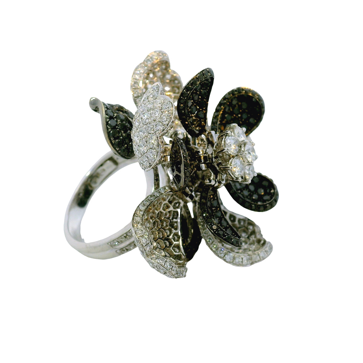 18K White Gold Natural 12.0 Carat Diamond & Black Rhodium Blooming Flower Ring — product photo 3