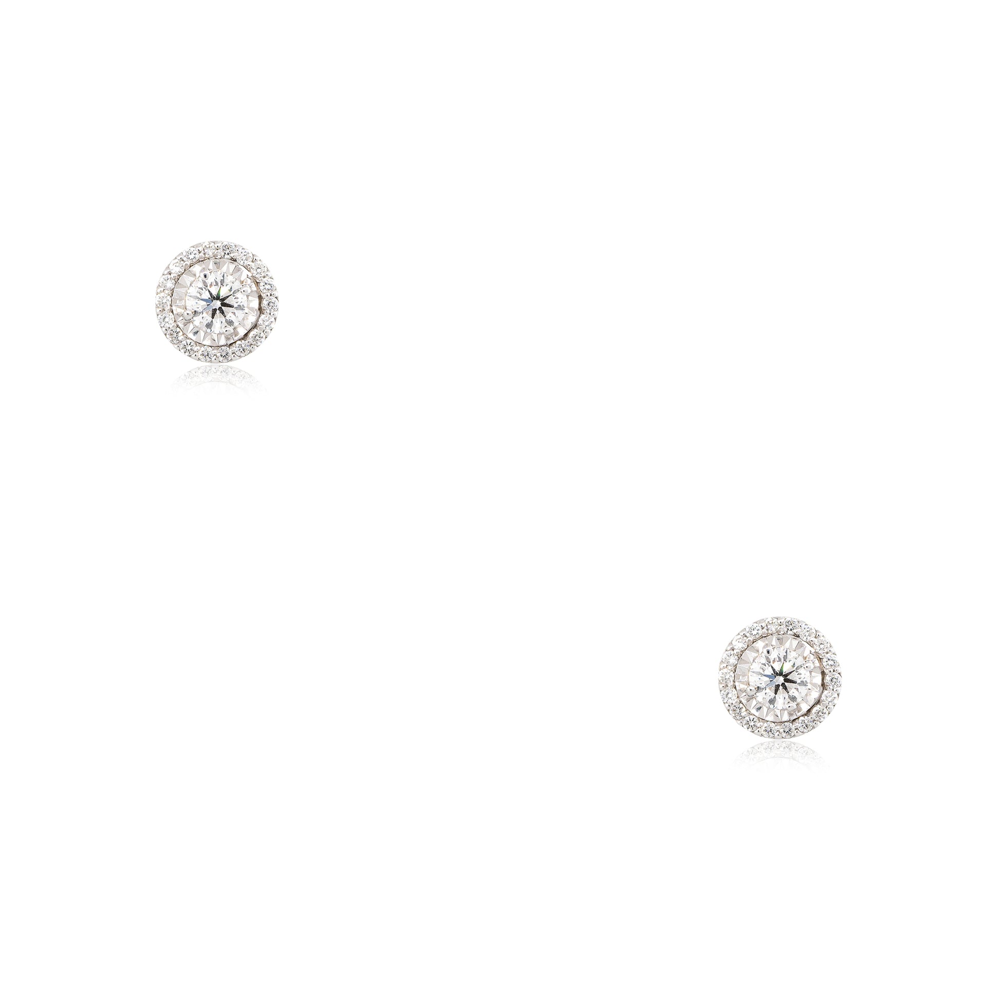 18k White Gold 0.60ctw Diamond Halo Stud Earrings