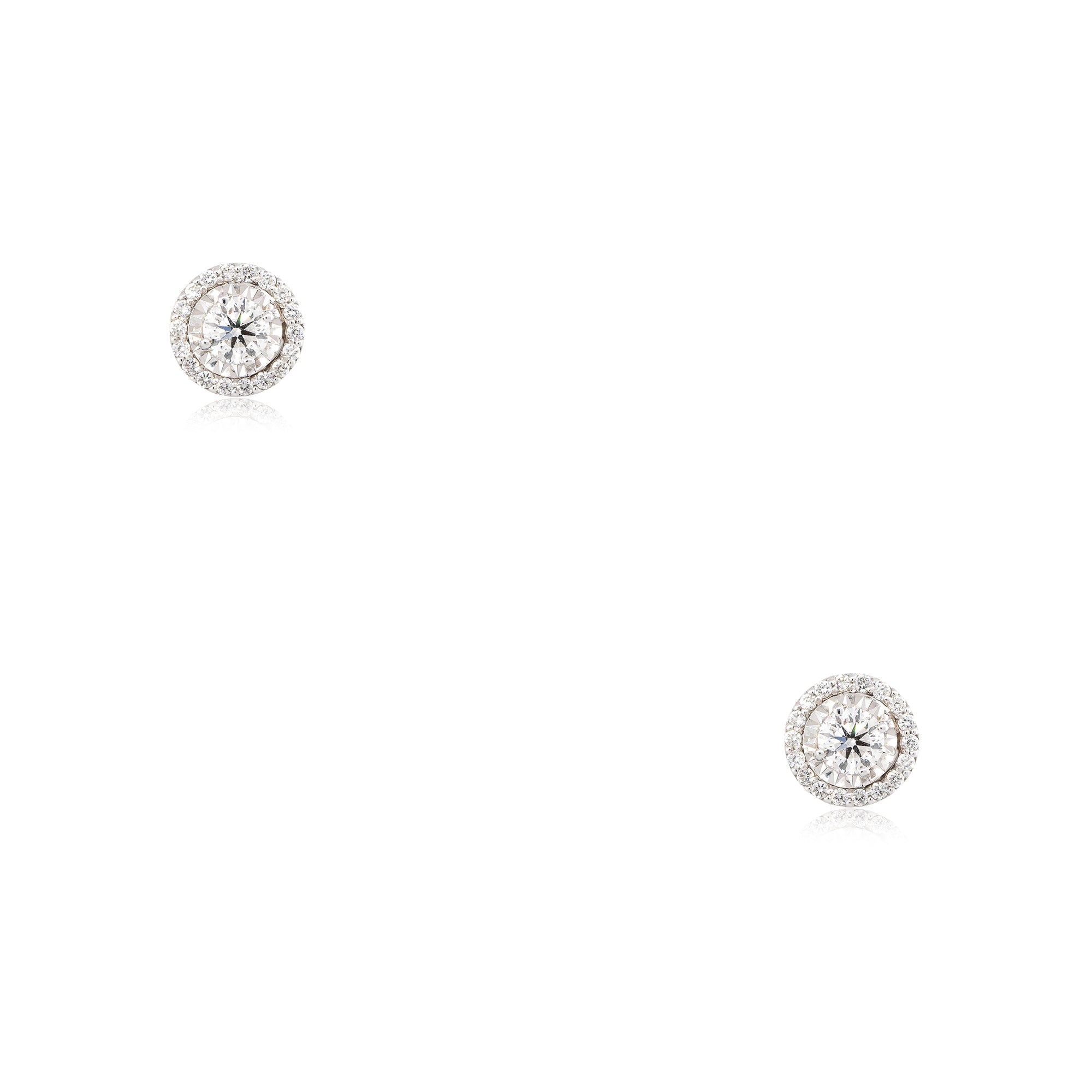18k White Gold 0.60ctw Diamond Halo Stud Earrings