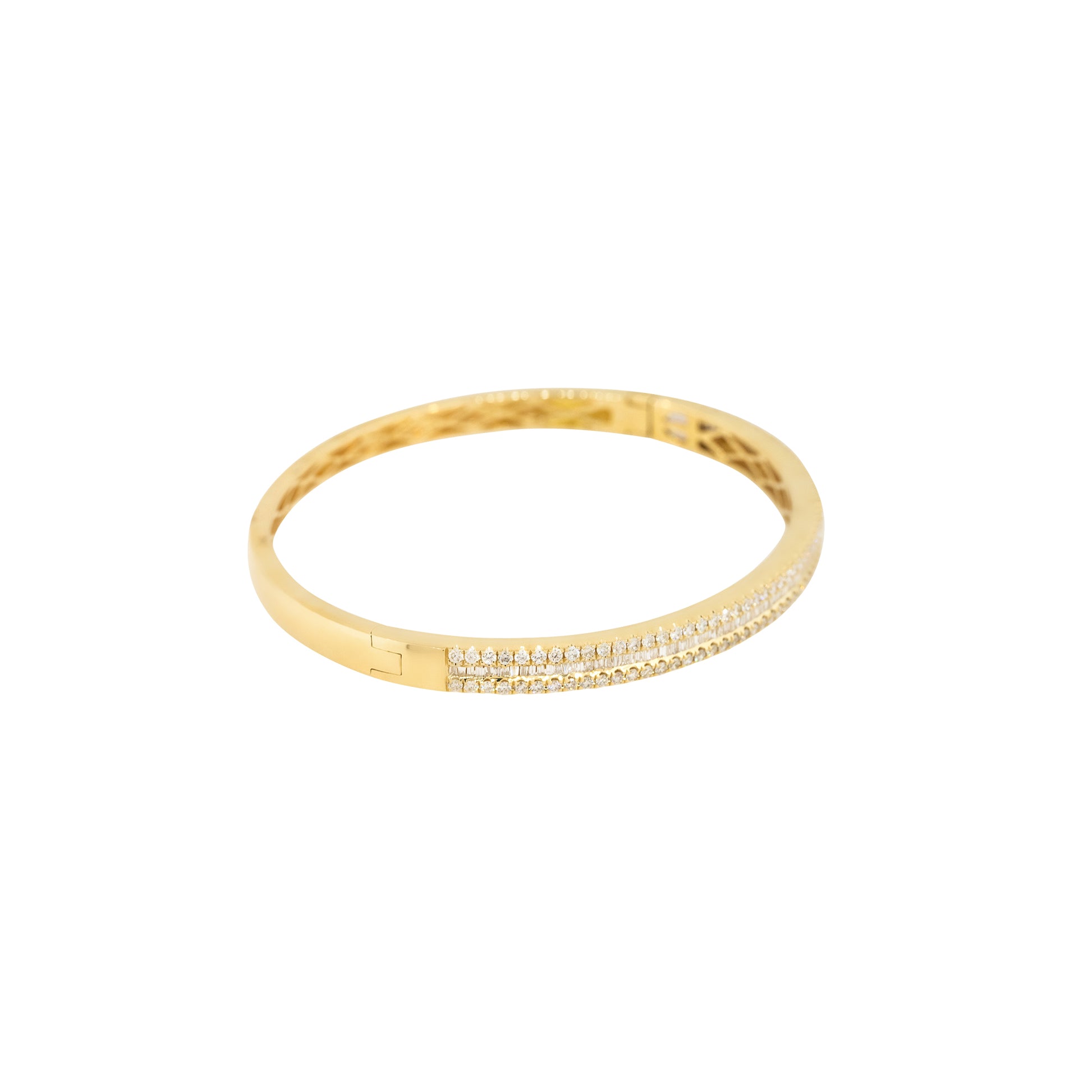 18k Yellow Gold Natural 1.70 Carat Round and Baguette Cut Diamond Bangle