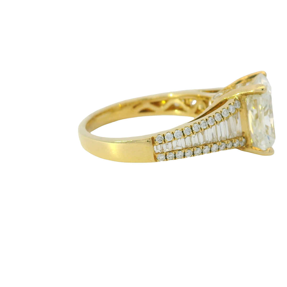 GIA 18k Yellow Gold Natural 3.01 Carat Radiant Cut Diamond Engagement Ring — product photo 6