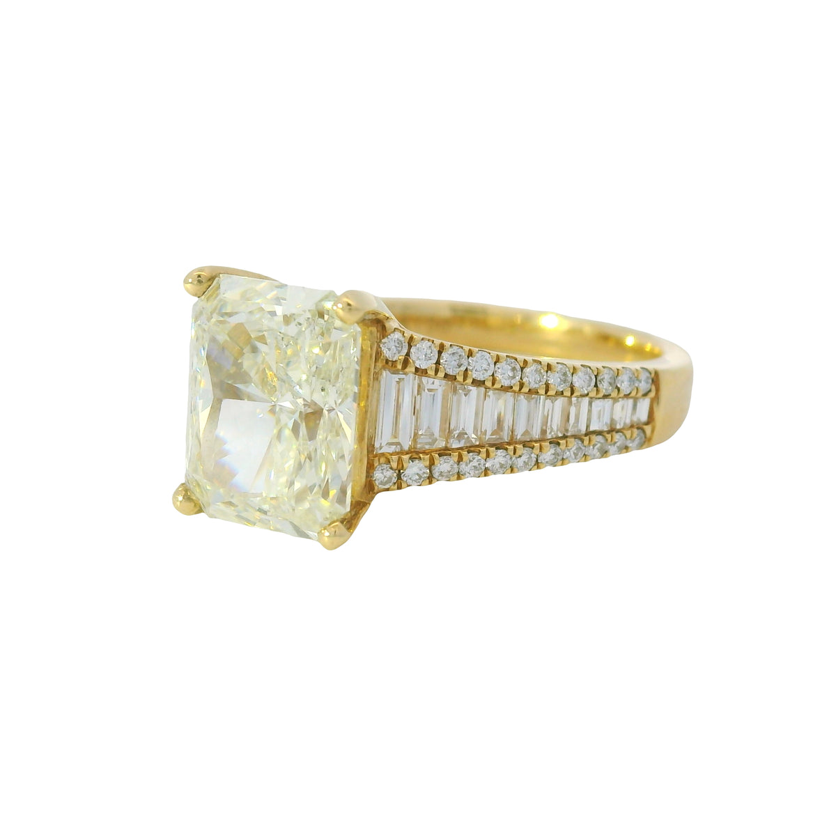 GIA 18k Yellow Gold Natural 3.01 Carat Radiant Cut Diamond Engagement Ring — product photo 10