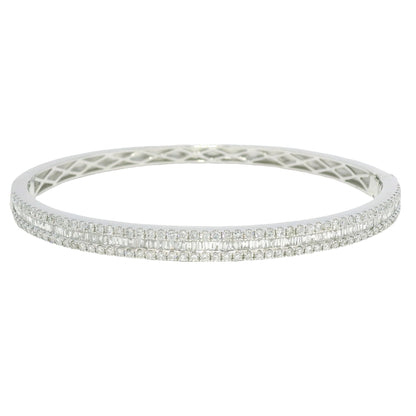 18k White Gold Natural 1.70 Carat Diamond Bangle Bracelet