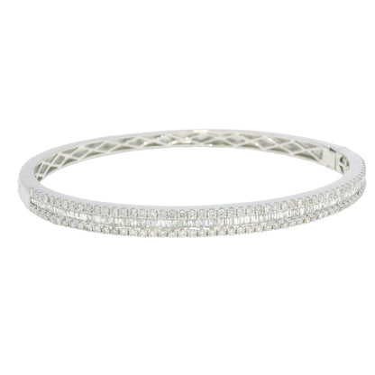 18k White Gold Natural 1.70 Carat Diamond Bangle Bracelet