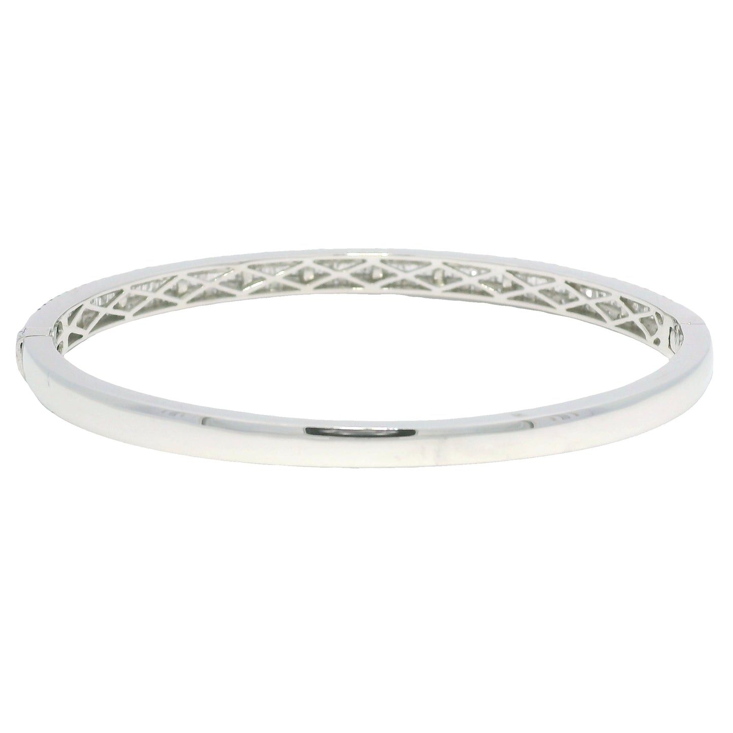 18k White Gold Natural 1.70 Carat Diamond Bangle Bracelet