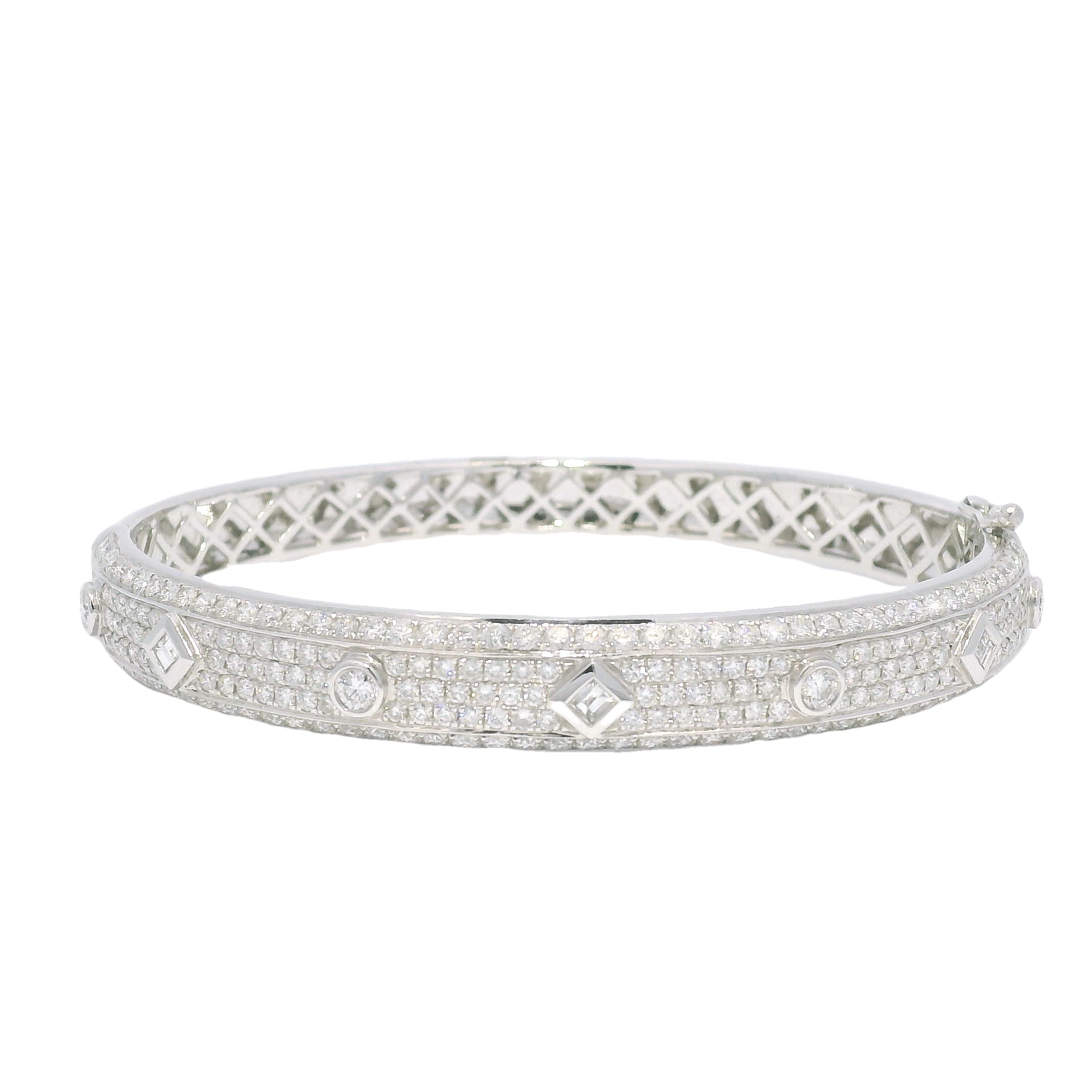 18k White Gold Natural 3.31 Carat Bezel Set Diamond Pave Bangle