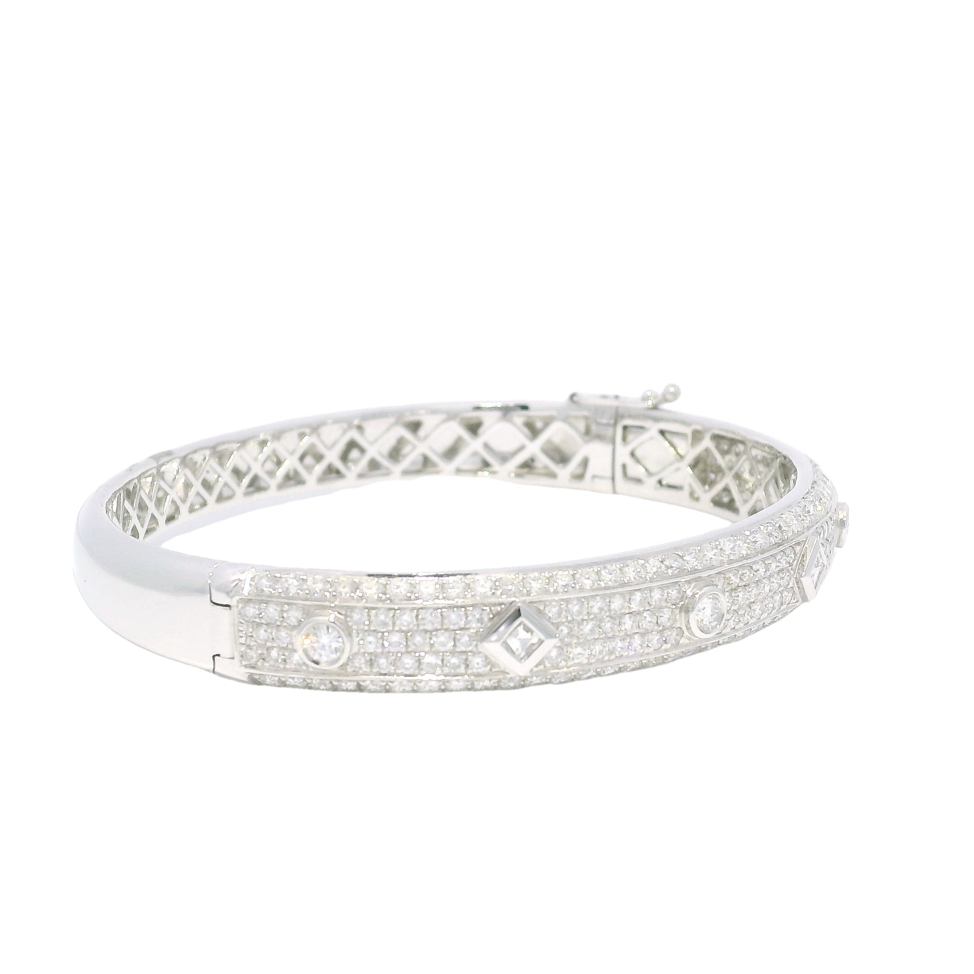 18k White Gold Natural 3.31 Carat Bezel Set Diamond Pave Bangle